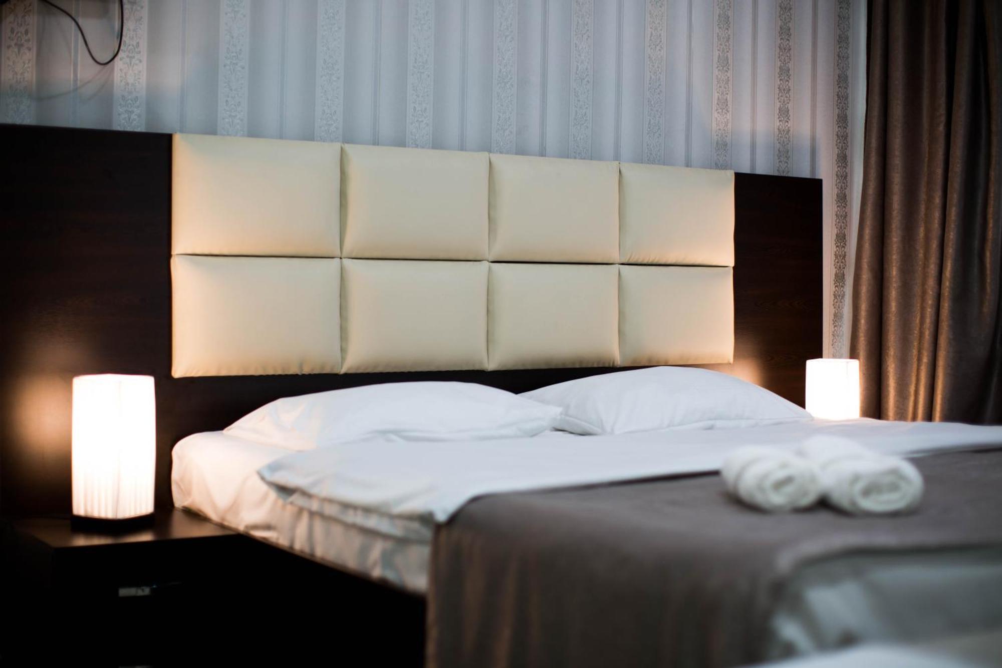 Hotel Care Inn ティビリシ エクステリア 写真