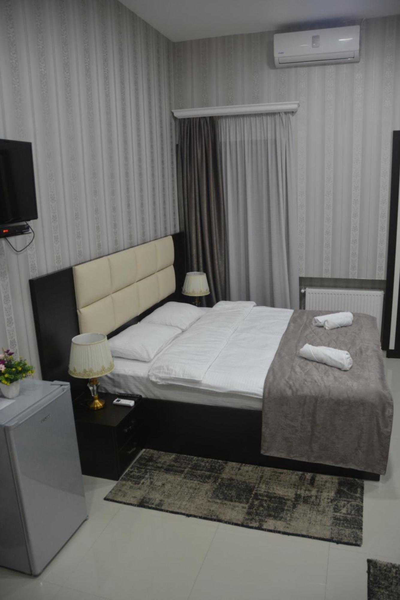 Hotel Care Inn ティビリシ エクステリア 写真